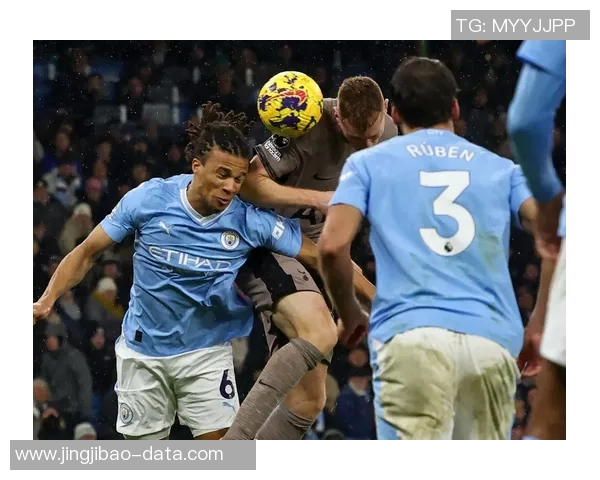 西甲联赛曼联大胜曼城引发争议判罚全场沸腾瞬间回顾