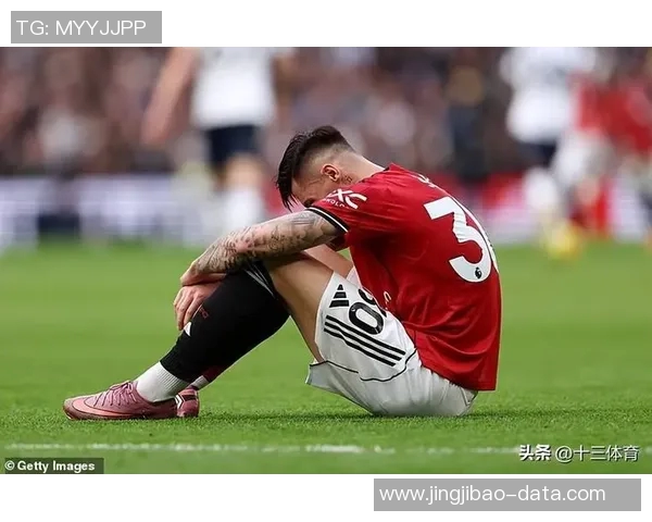 曼联狂胜那不勒斯五球引发争议判罚全场沸腾