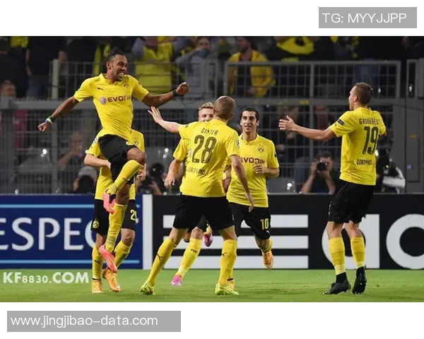 欧冠激战曼联与阿森纳1比1平局绝杀时刻引发全场狂欢战术分析解读