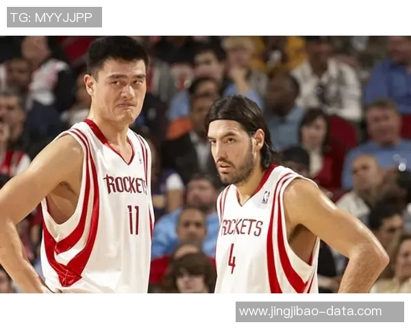 姚明新秀首发之夜震撼全场篮球迷展现超凡天赋与潜力