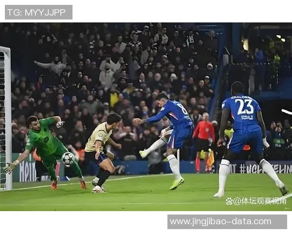 切尔西友谊赛大胜巴萨红牌事件引发全场热议与战术分析 切尔西友谊赛大胜巴萨红牌事件引发全场热议与战术分析