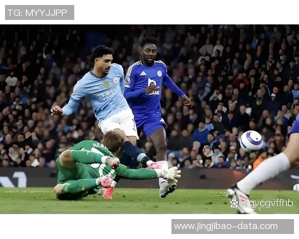 欧冠决赛曼城大胜国米红牌争议引发全场热议与焦点分析