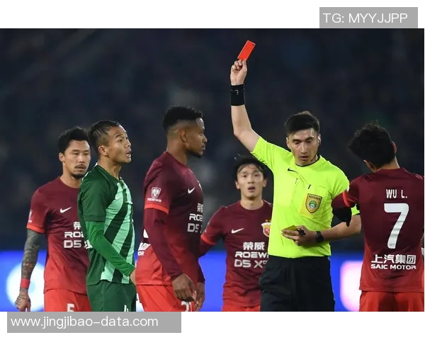 友谊赛精彩对决巴黎圣日耳曼与多特蒙德战平红牌事件引发全场热议